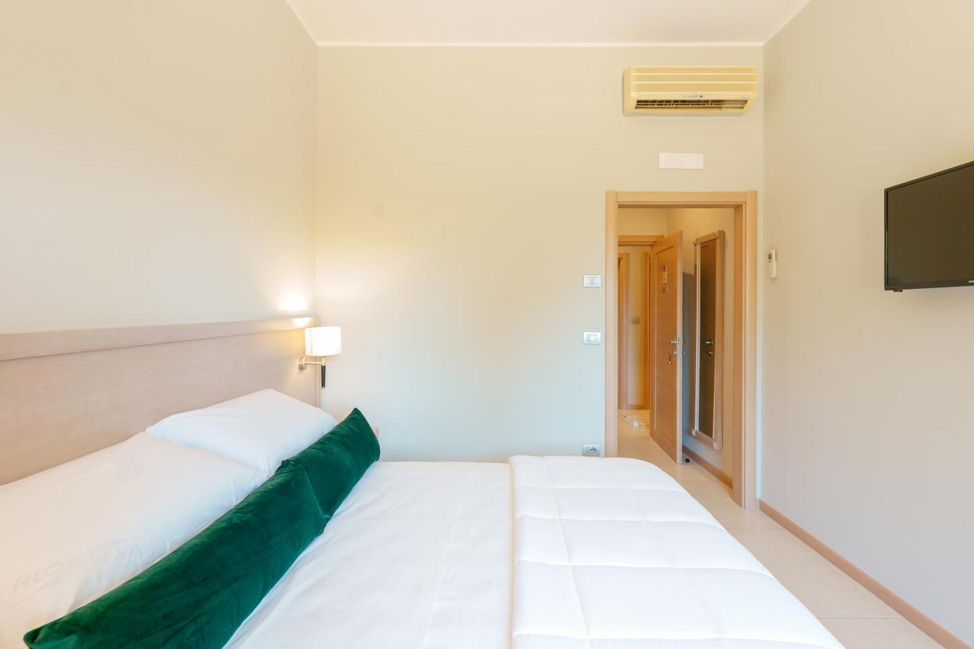 Dimora Lucia Hotel Martina Franca Bagian luar foto