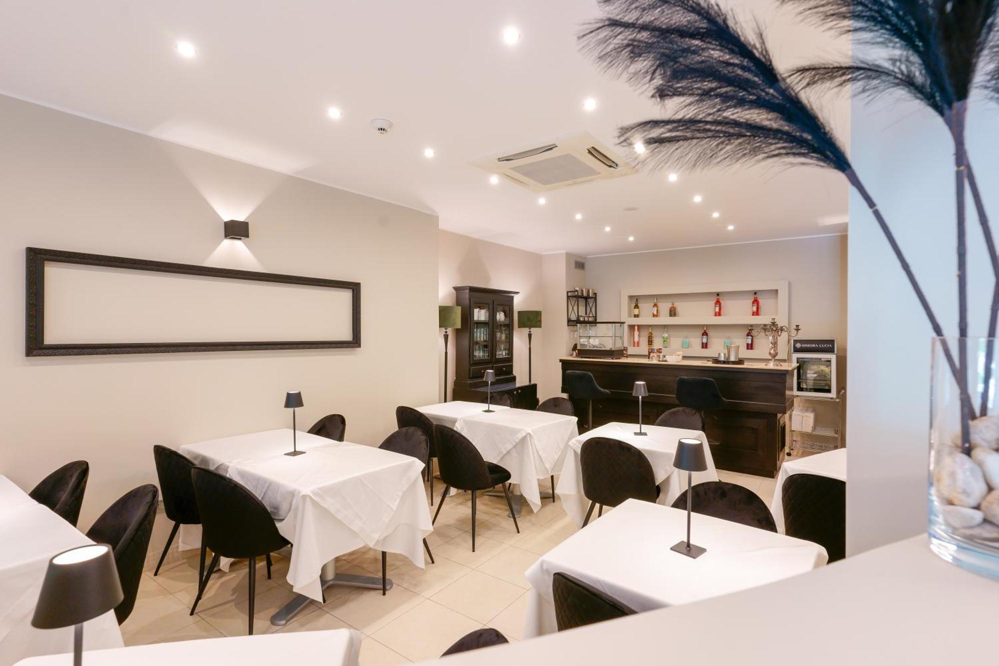 Dimora Lucia Hotel Martina Franca Bagian luar foto