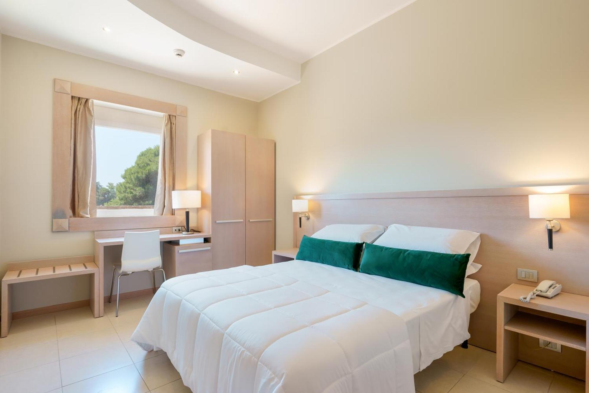 Dimora Lucia Hotel Martina Franca Bagian luar foto