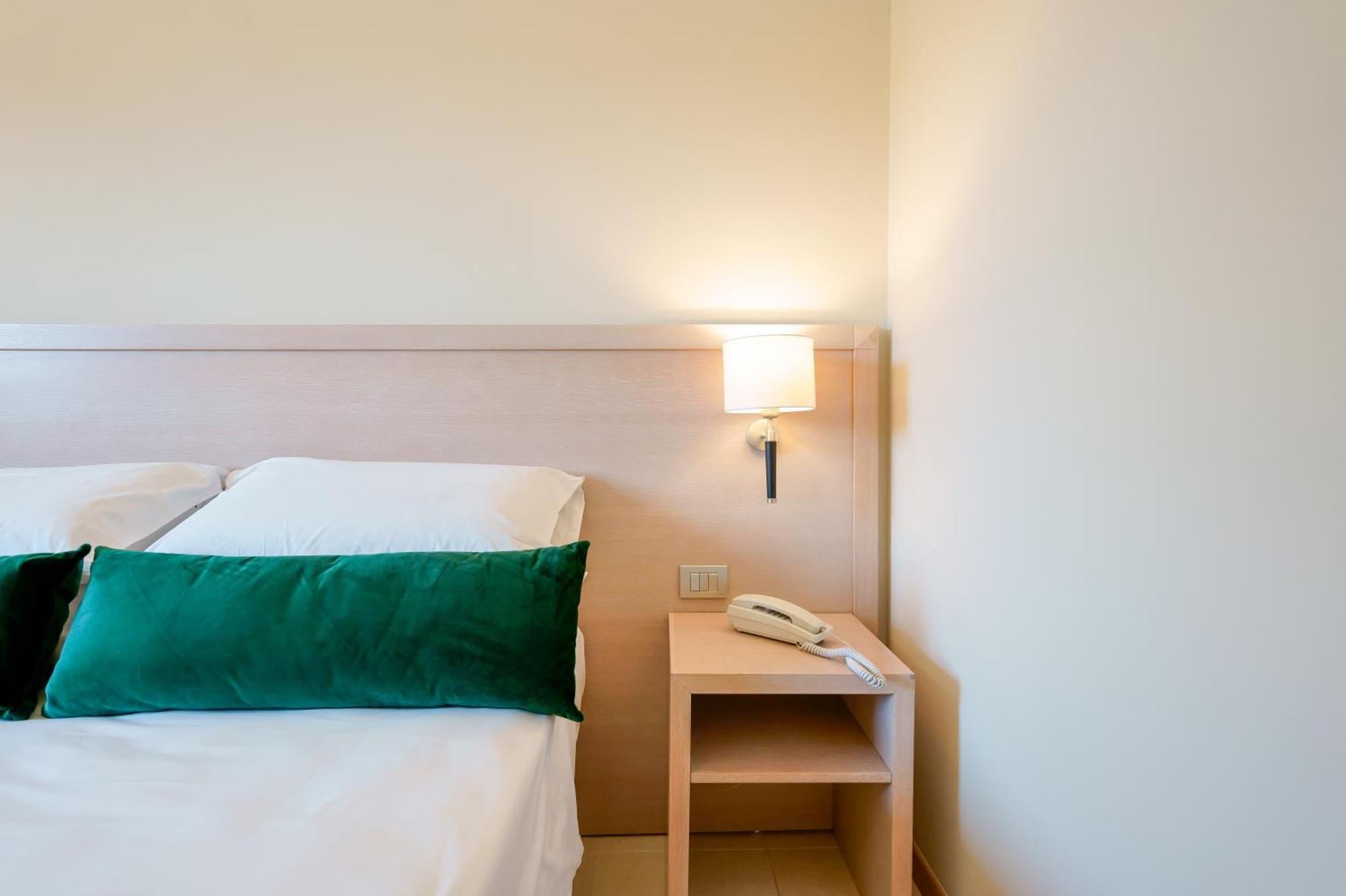 Dimora Lucia Hotel Martina Franca Bagian luar foto