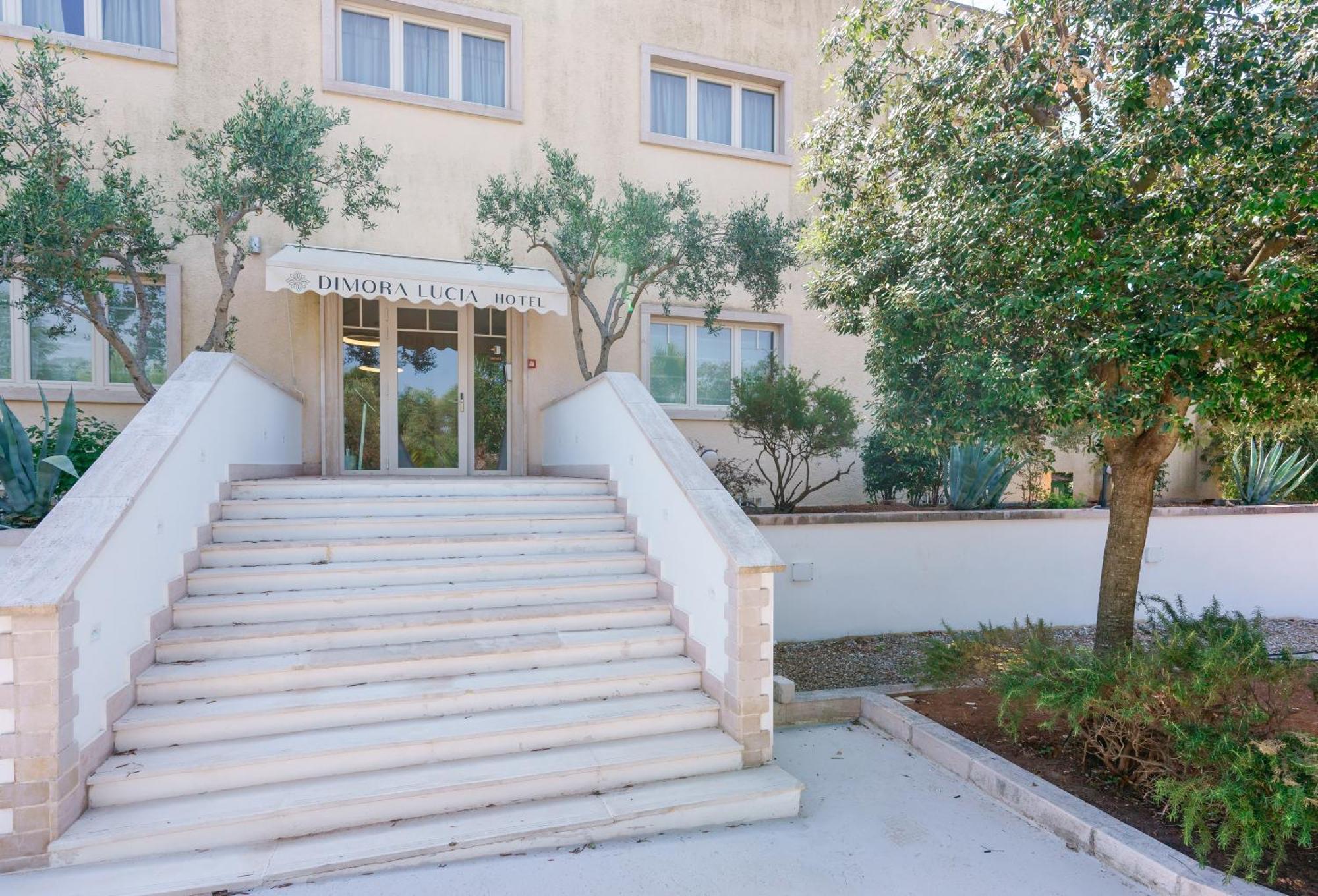 Dimora Lucia Hotel Martina Franca Bagian luar foto