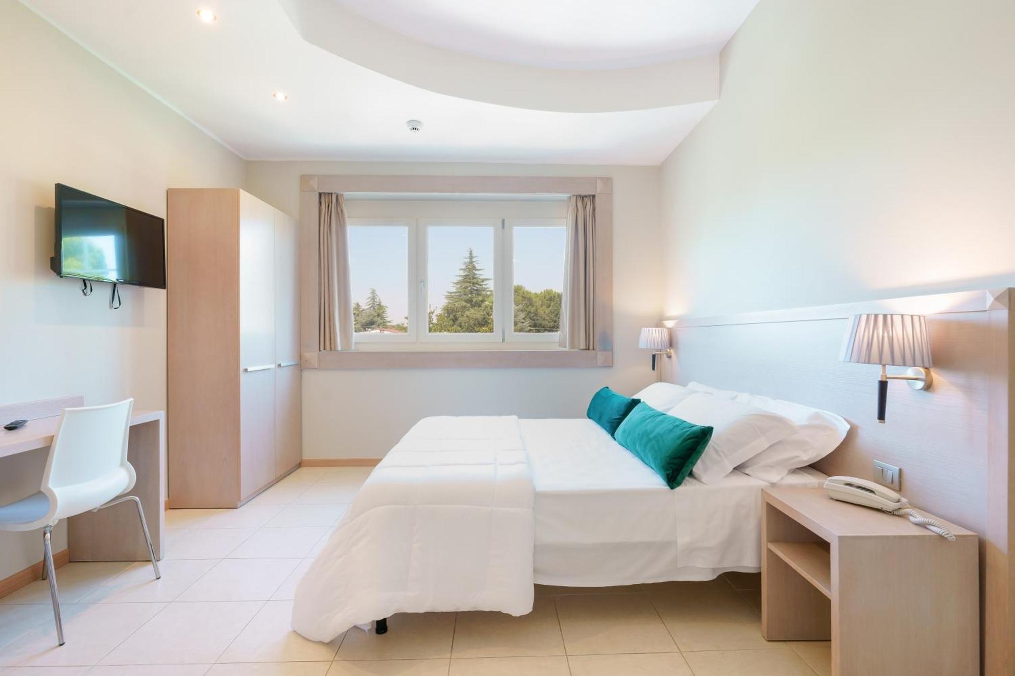 Dimora Lucia Hotel Martina Franca Bagian luar foto
