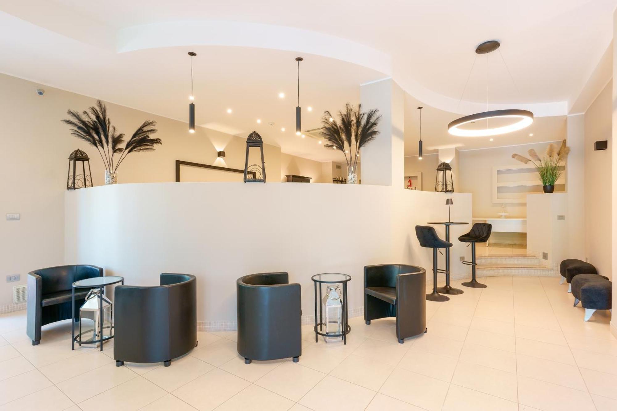 Dimora Lucia Hotel Martina Franca Bagian luar foto