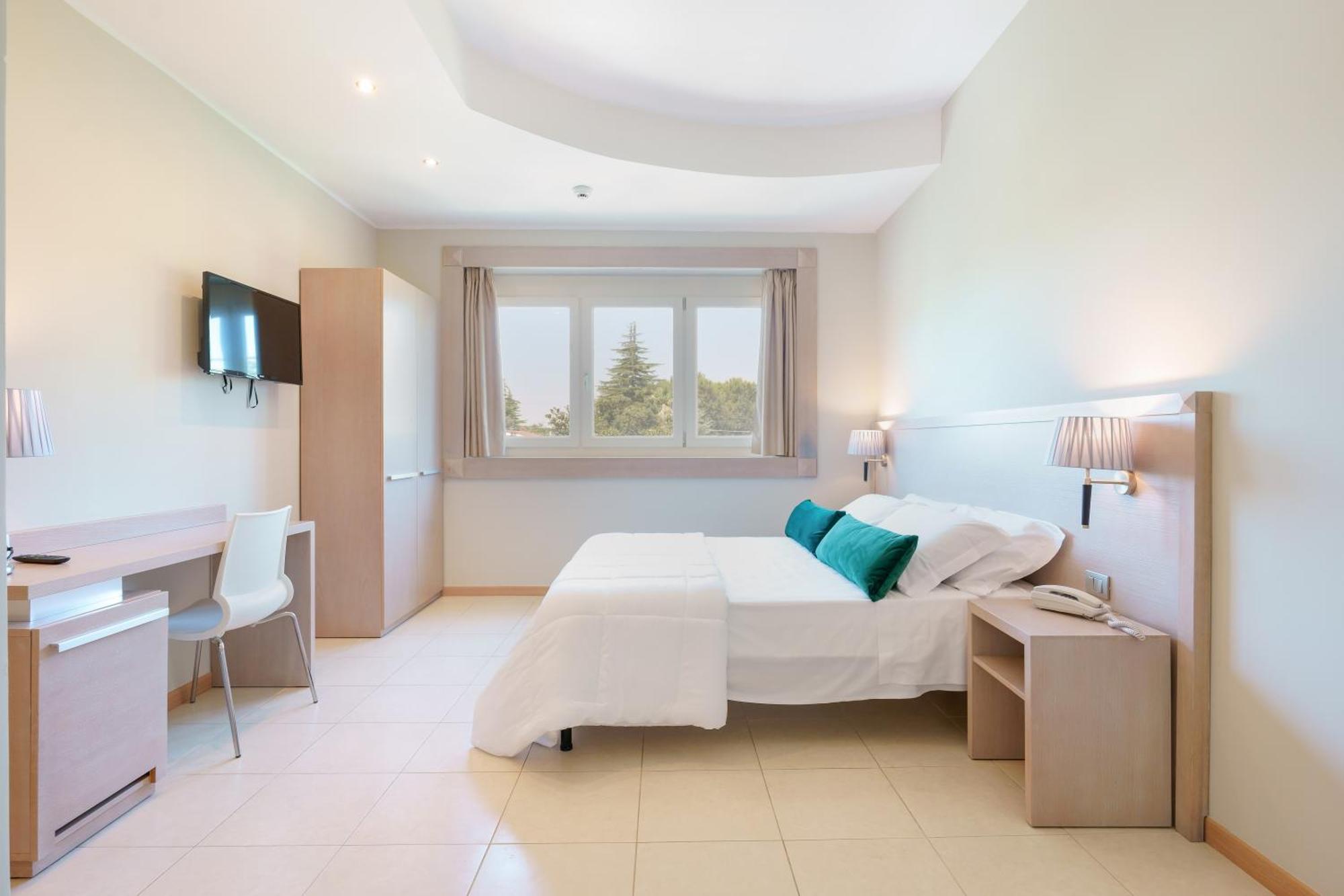 Dimora Lucia Hotel Martina Franca Bagian luar foto