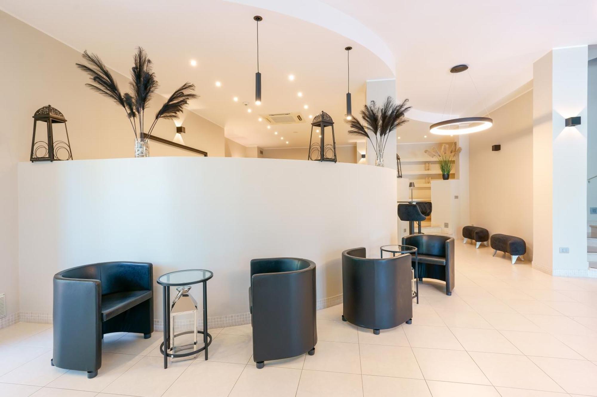 Dimora Lucia Hotel Martina Franca Bagian luar foto